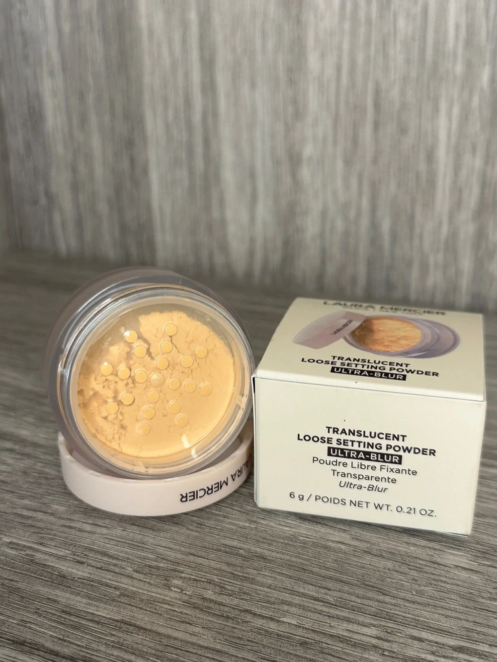 Laura Mercier Translucent Loose Setting Powder Ultra Blur- Transulucent Honey